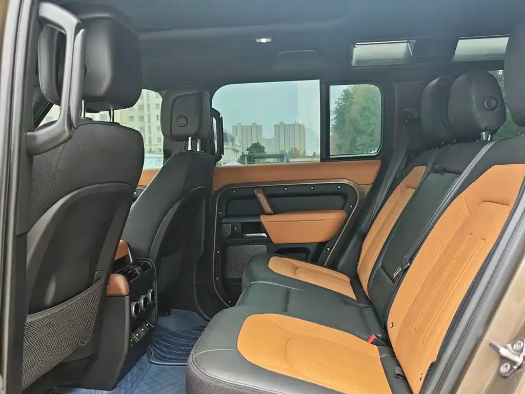 Land Rover Defender — фото 6