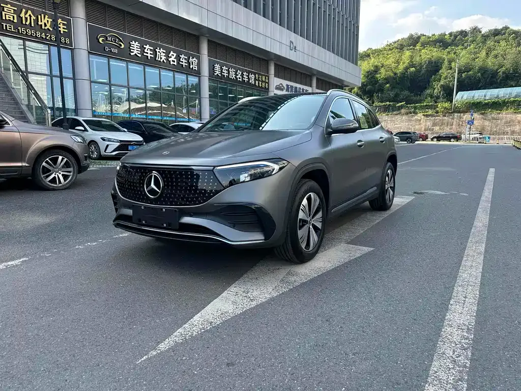Mercedes-Benz EQA — фото 1