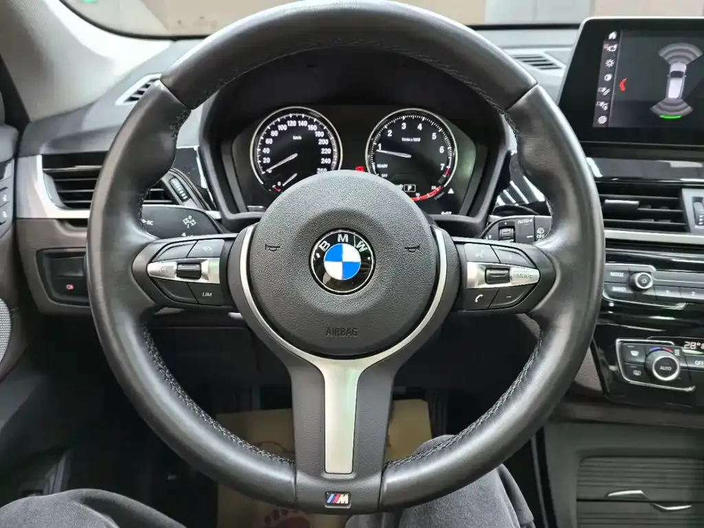 BMW X1 — фото 10