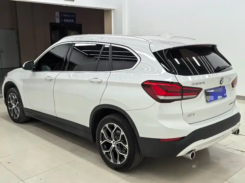 BMW X1 — фото 5