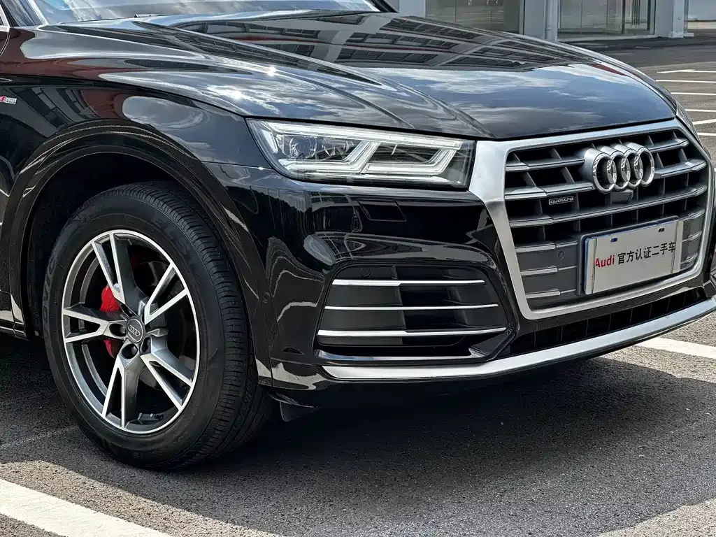Audi Q5L — фото 4