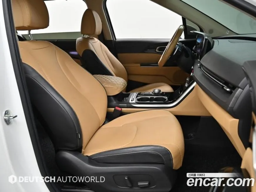 Kia Carnival — фото 10