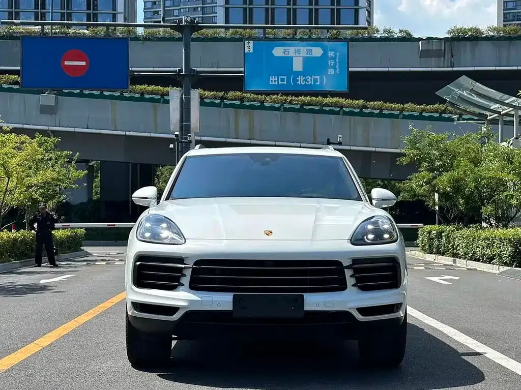 Porsche Cayenne — фото 2