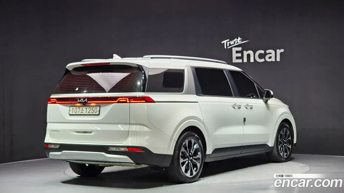 Kia Carnival — фото 2