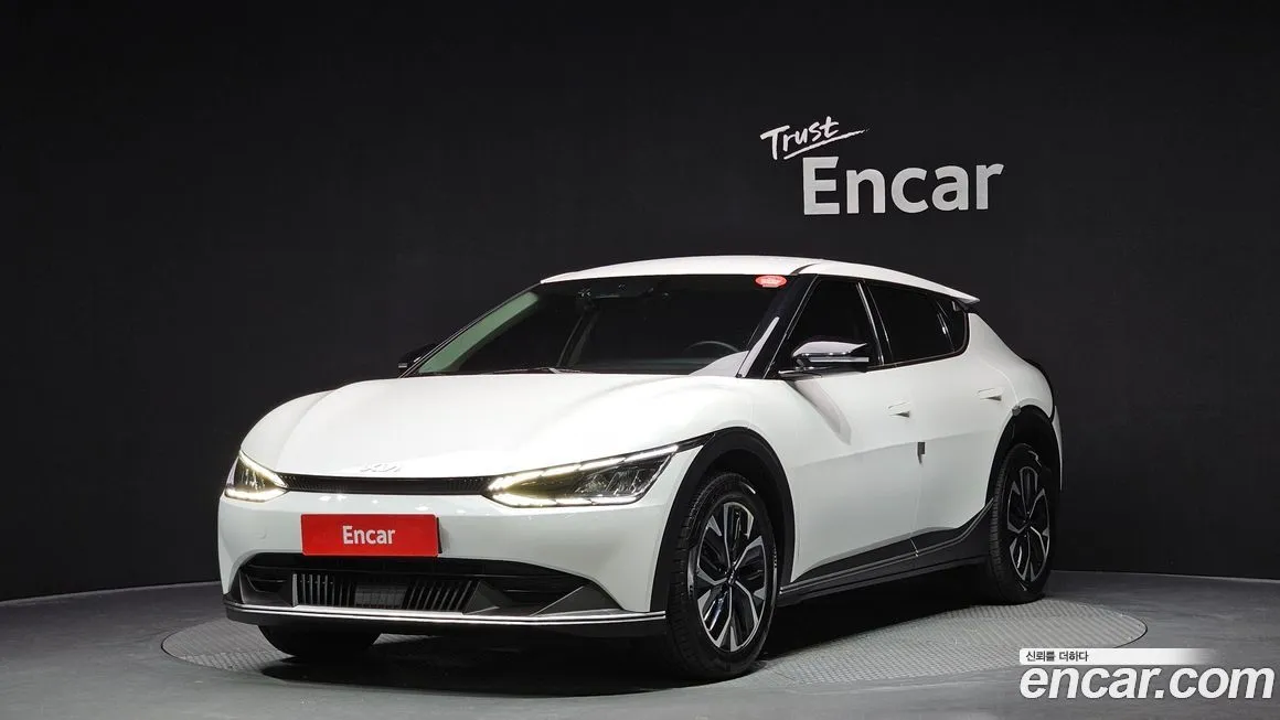 Kia EV6 — фото 1