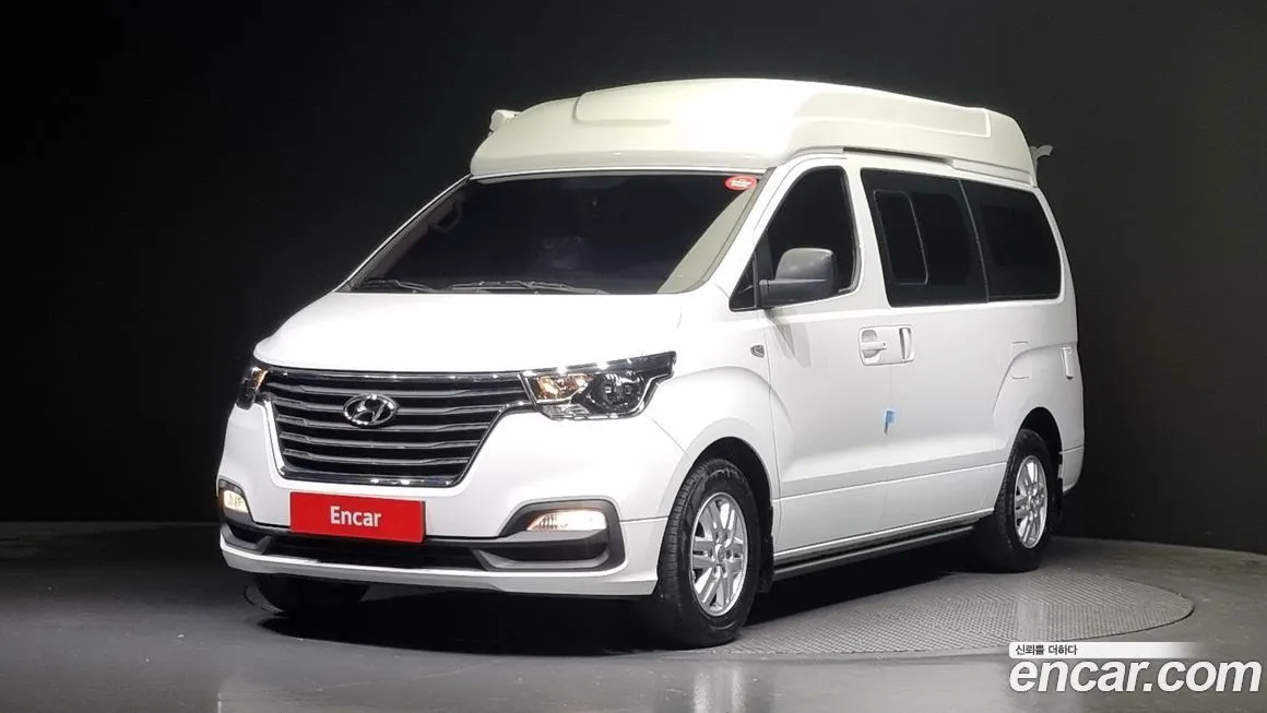 Hyundai Starex — фото 1