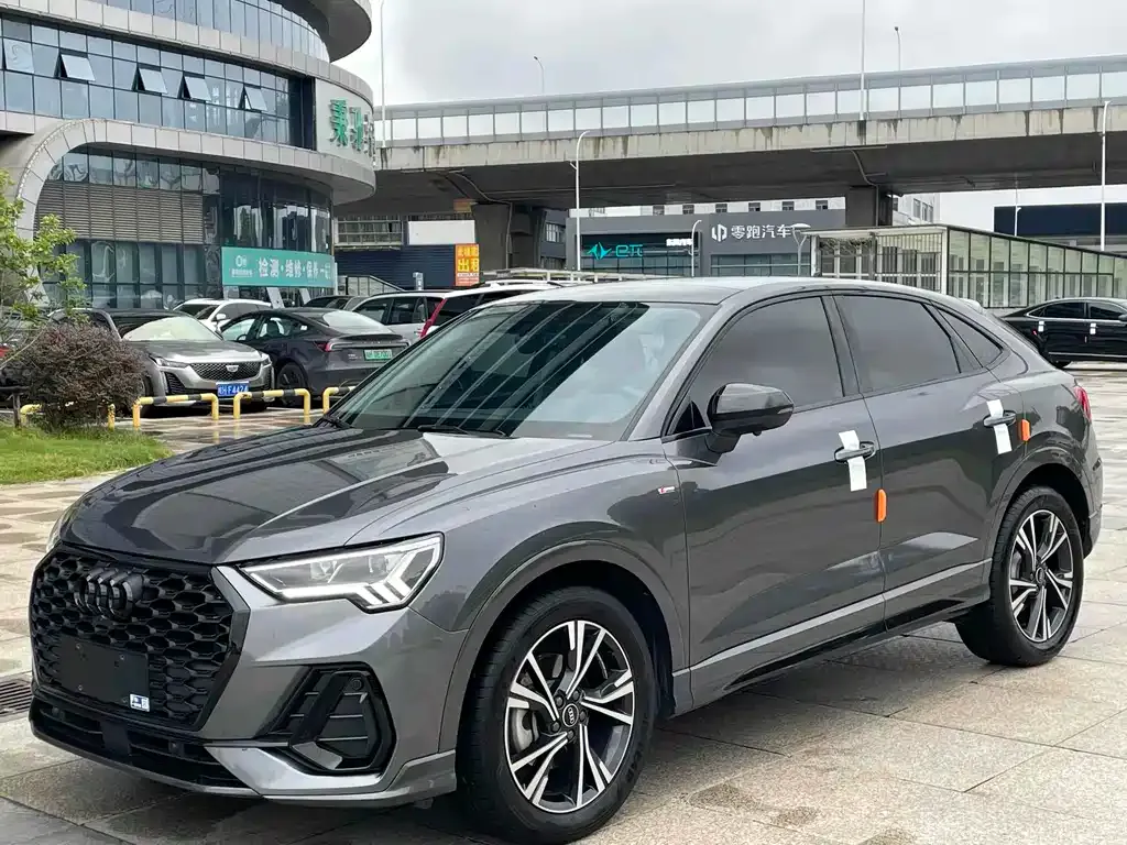 Audi Q3 Sportback — фото 1