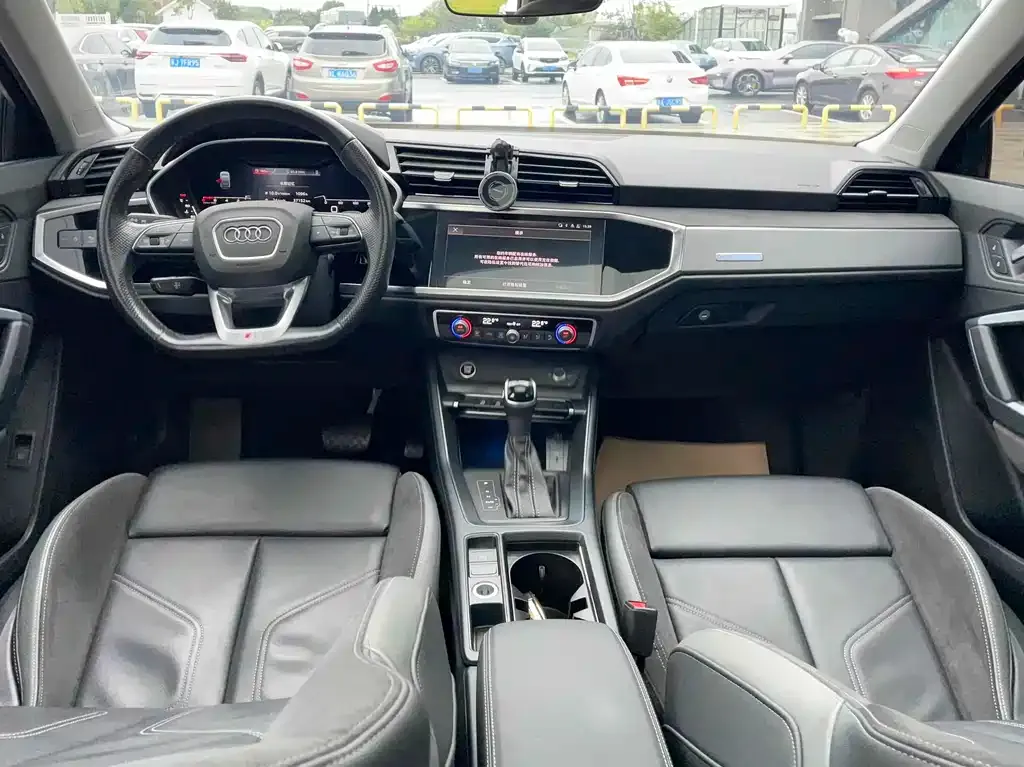 Audi Q3 Sportback — фото 10