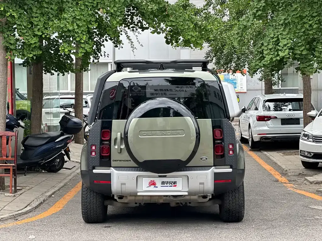 Land Rover Defender — фото 10