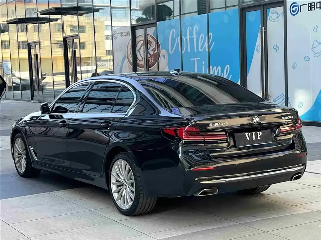 BMW 5 Series — фото 4