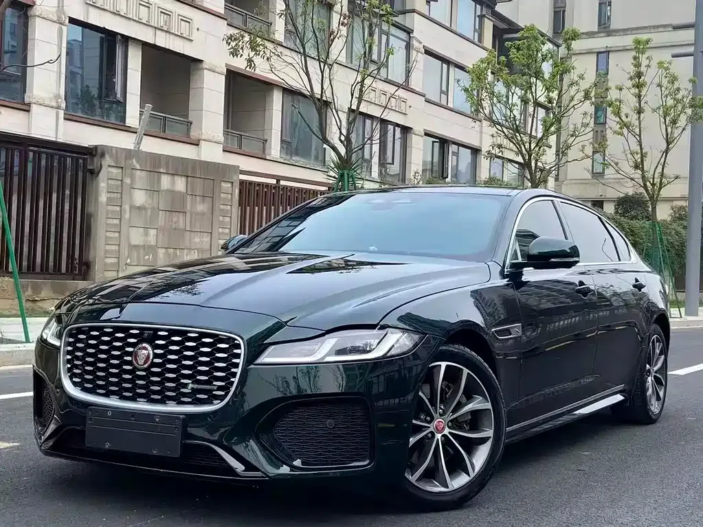 Jaguar XFL — фото 1