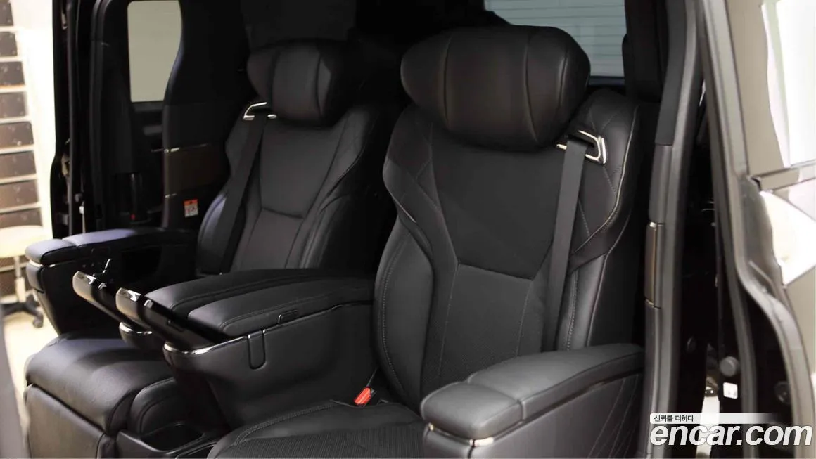 Toyota Alphard — фото 3