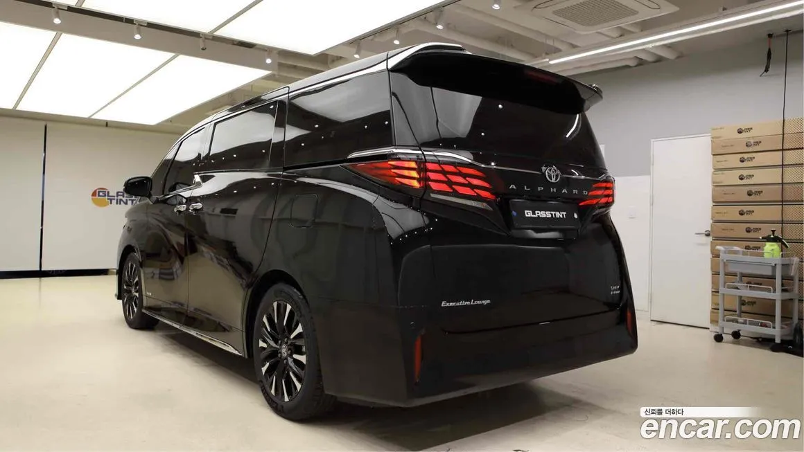 Toyota Alphard — фото 5