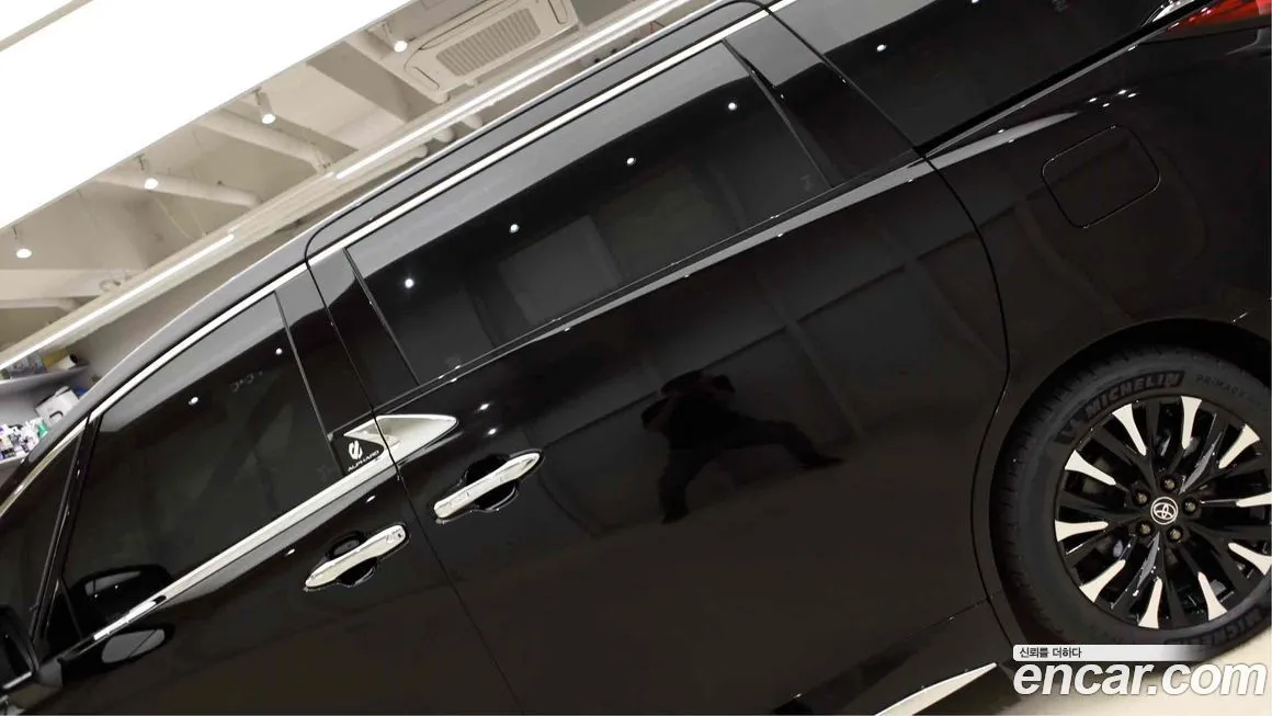 Toyota Alphard — фото 6