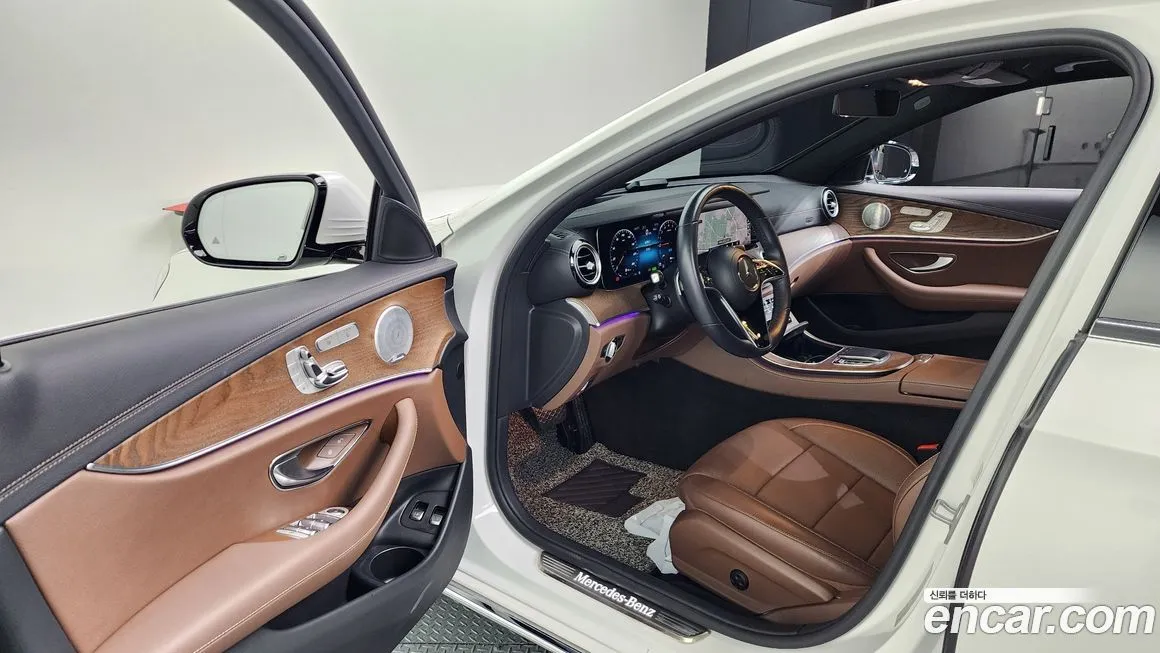 Mercedes-Benz E-Class — фото 10