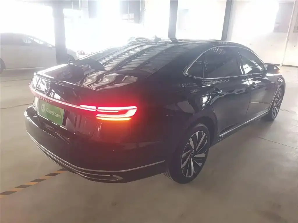 Volkswagen Passat — фото 7