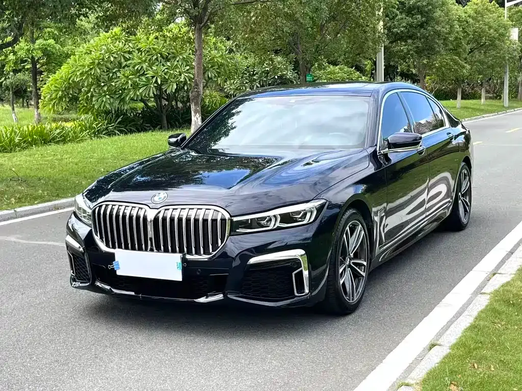 BMW 7 Series — фото 1