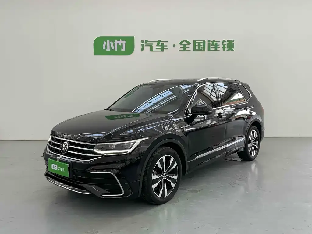 Volkswagen Tiguan L — фото 1