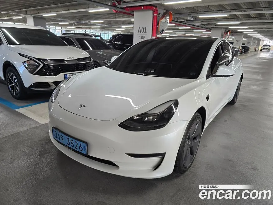 Tesla Model 3 — фото 1