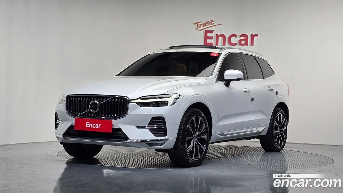 Volvo XC60 — фото 1