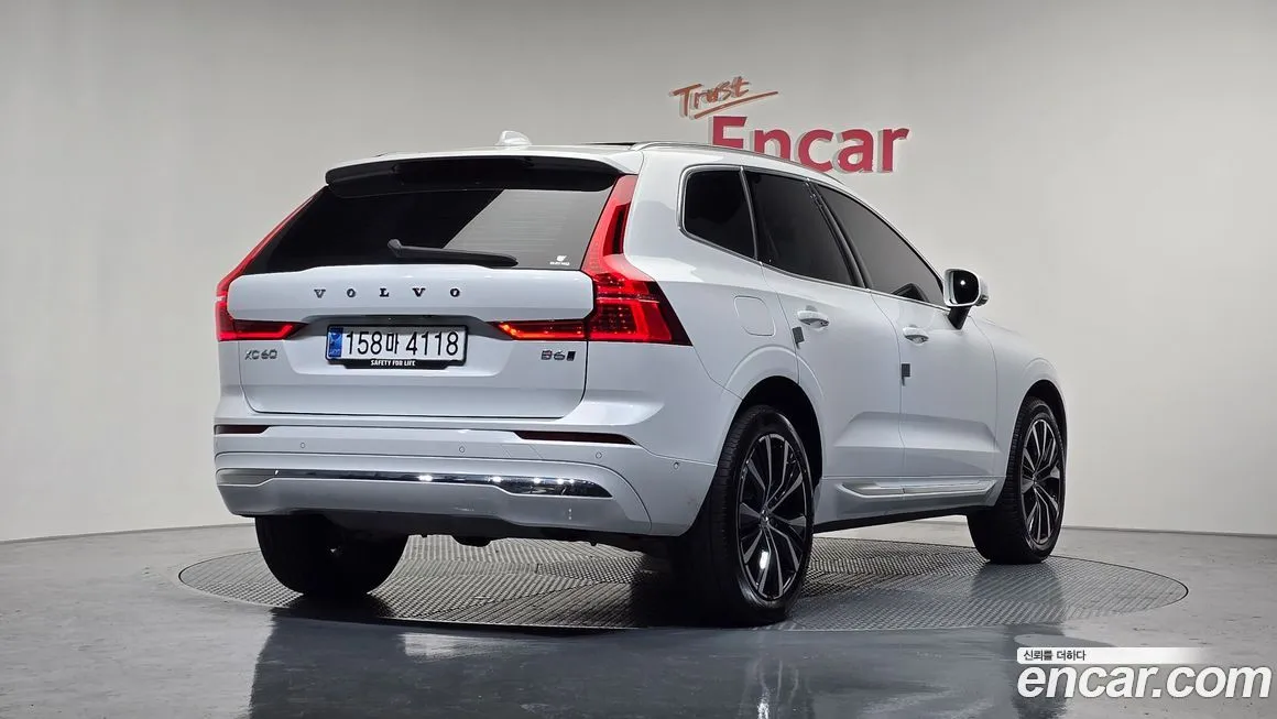 Volvo XC60 — фото 2