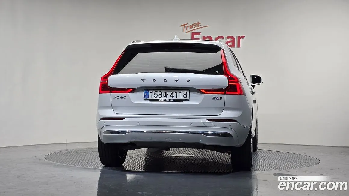 Volvo XC60 — фото 4