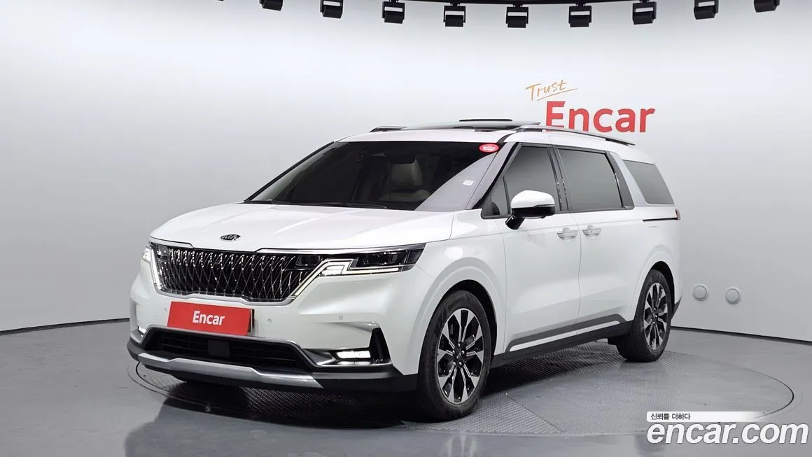 Kia Carnival — фото 1