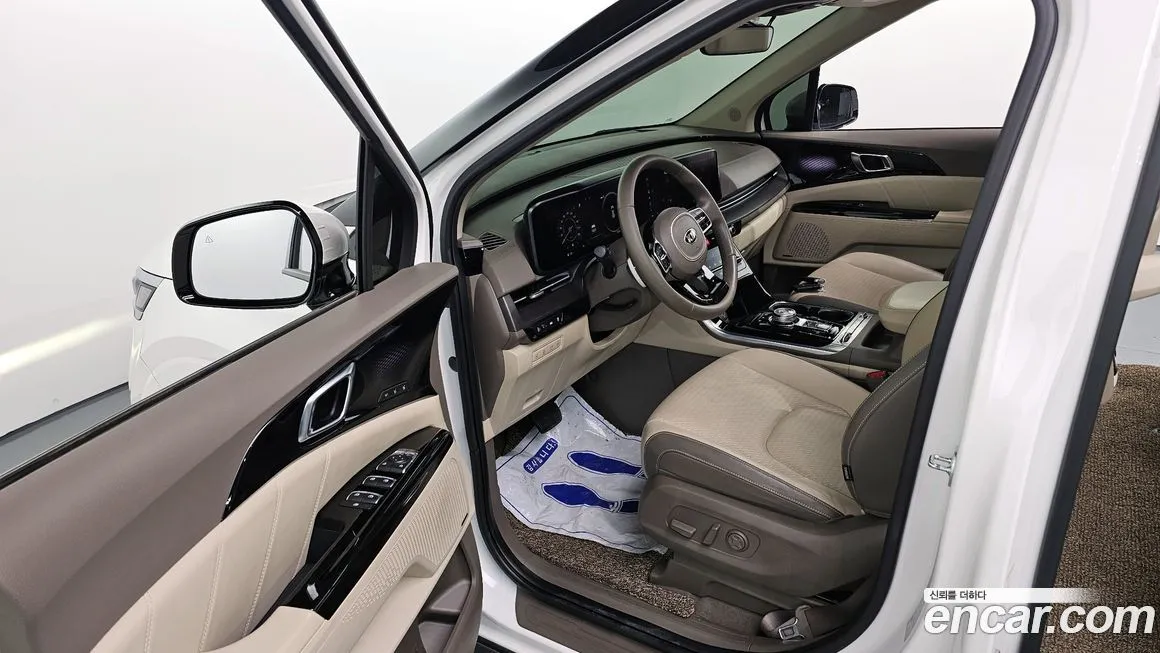 Kia Carnival — фото 10