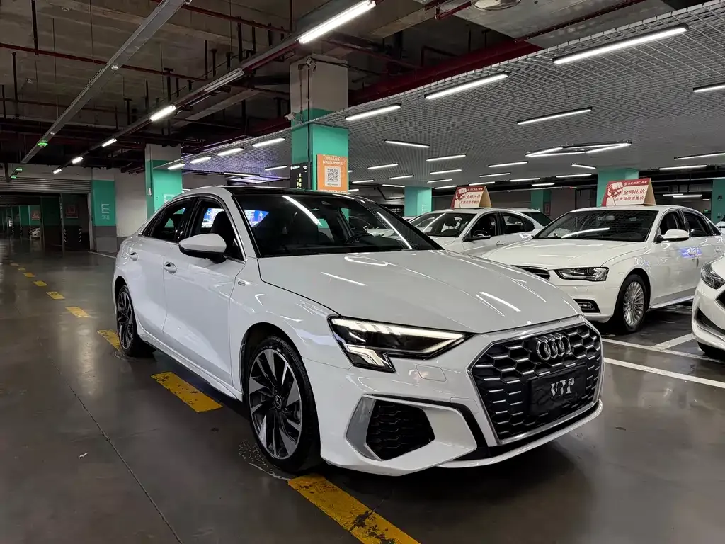 Audi A3 — фото 1