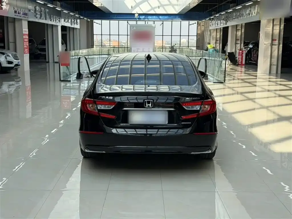 Honda Accord — фото 5