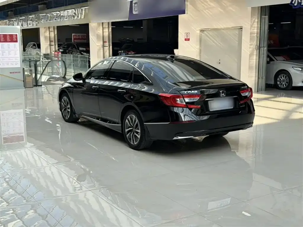 Honda Accord — фото 6