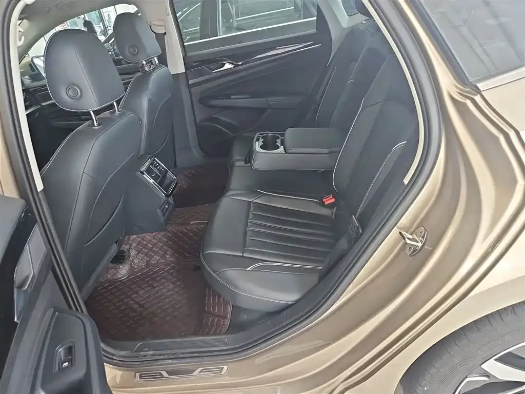 Volkswagen Passat — фото 2