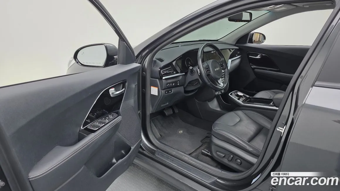 Kia Niro — фото 10