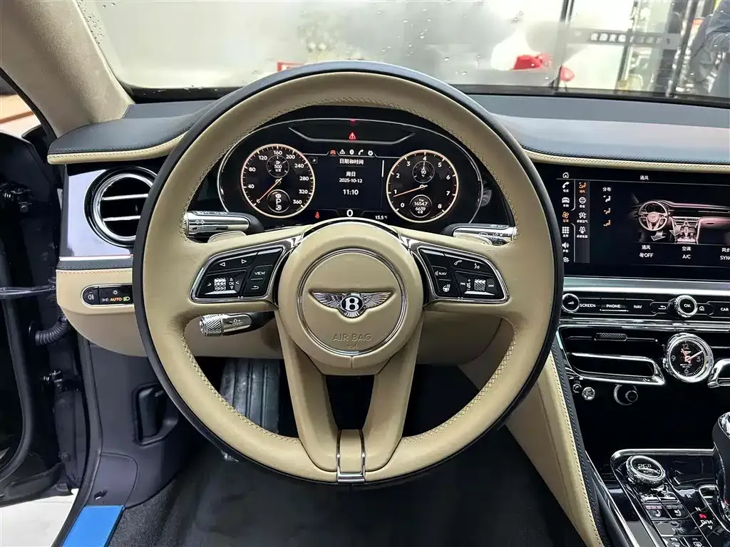 Bentley Flying Spur — фото 4