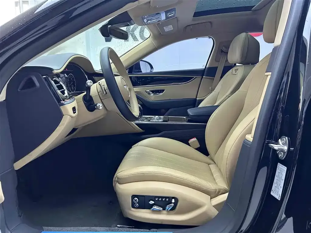 Bentley Flying Spur — фото 6
