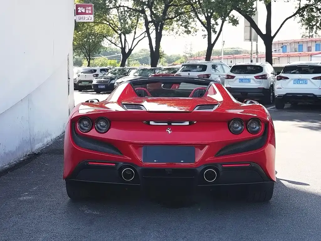 Ferrari F8 — фото 7