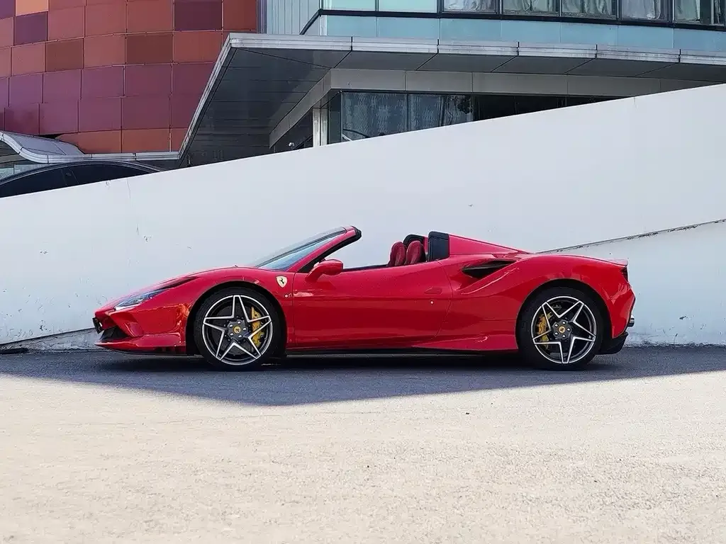 Ferrari F8 — фото 9