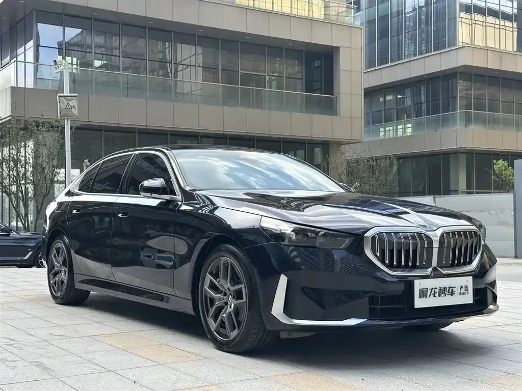 BMW 5 Series — фото 2