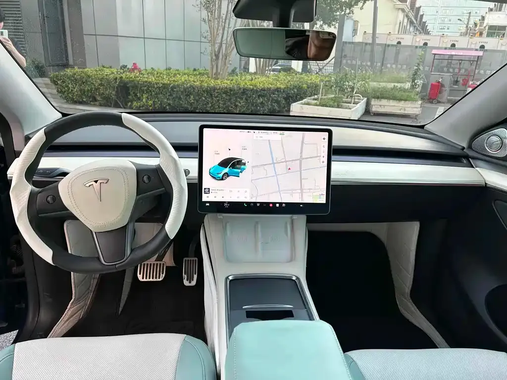 Tesla Model Y — фото 5