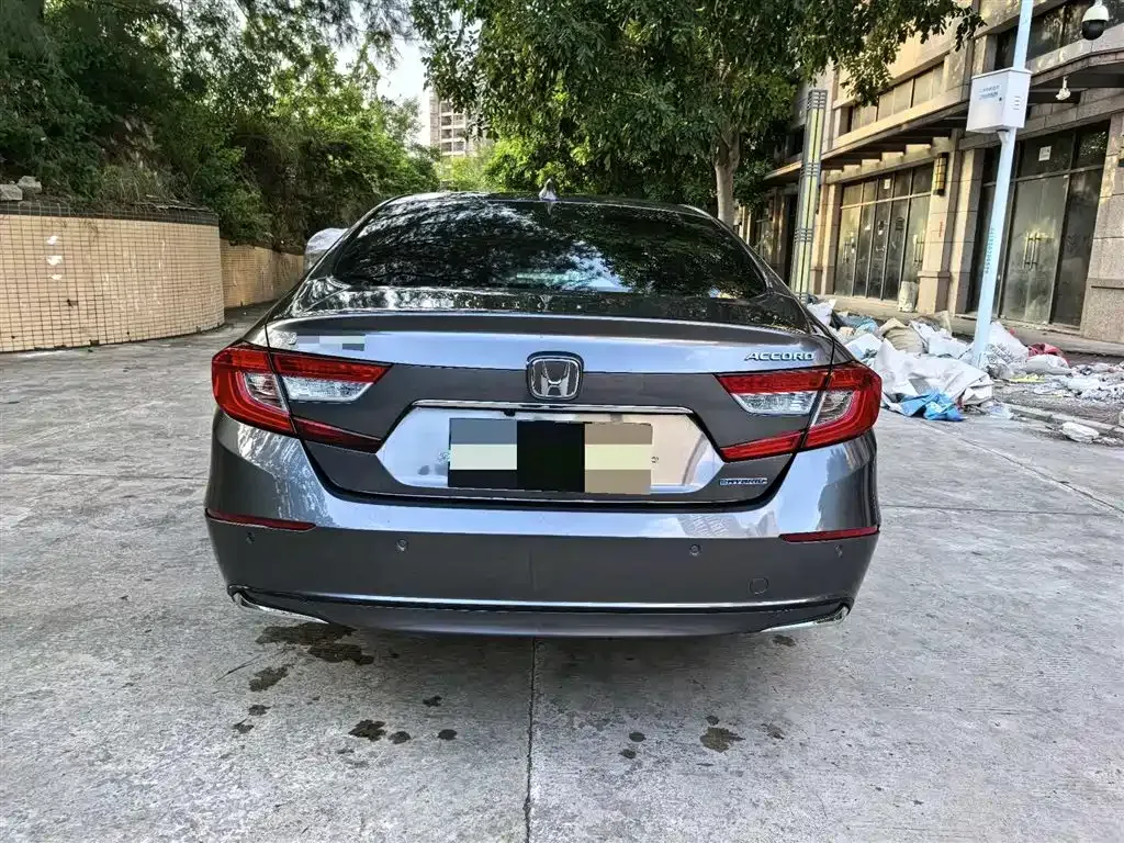 Honda Accord — фото 10