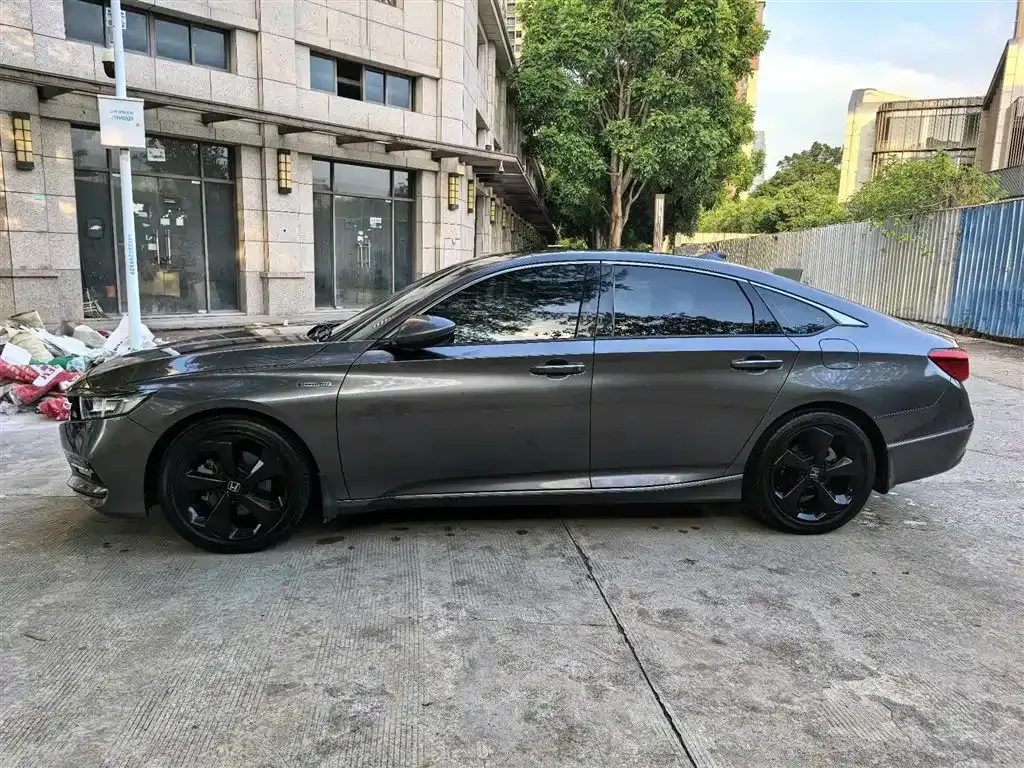 Honda Accord — фото 4