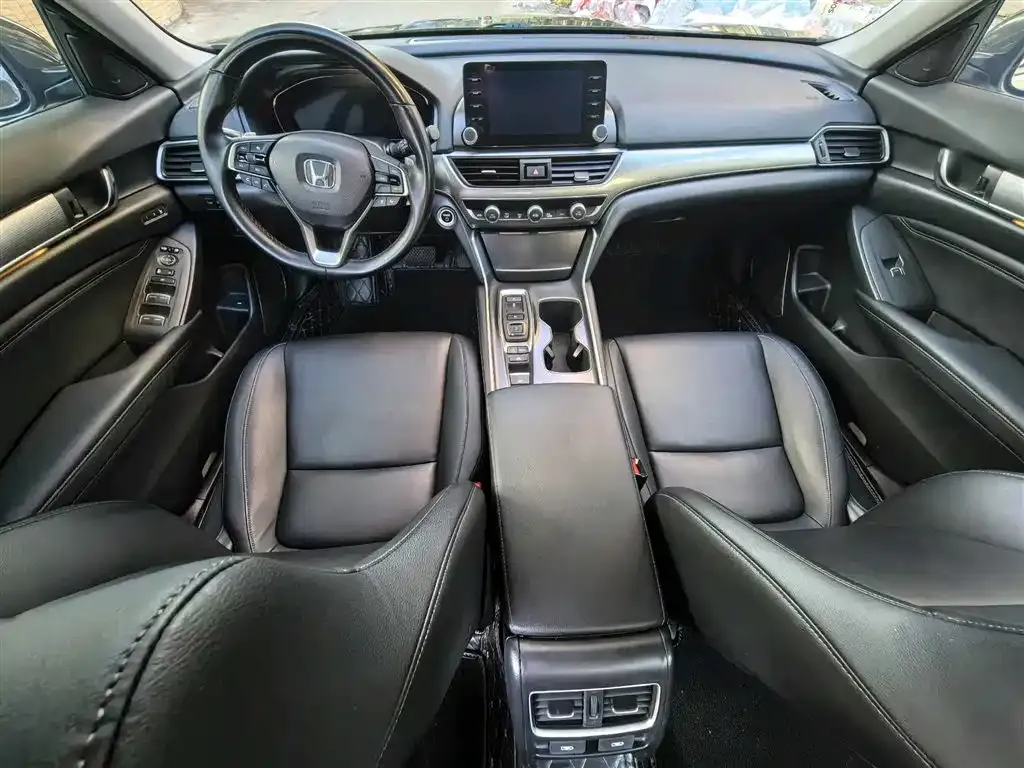 Honda Accord — фото 7