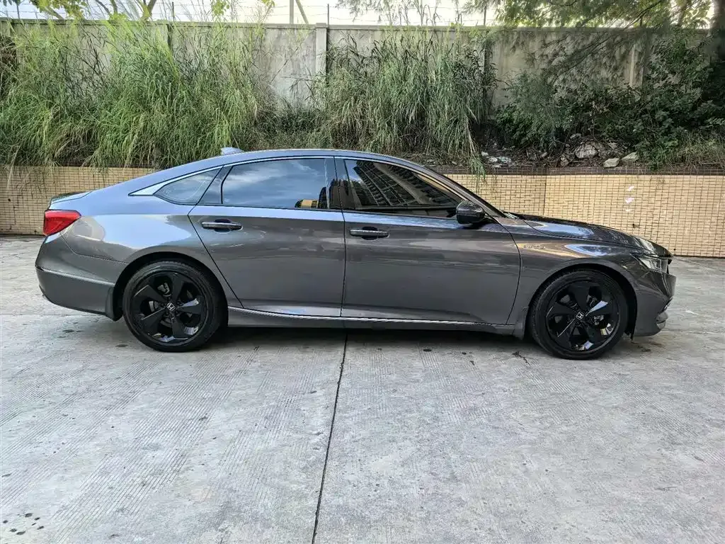 Honda Accord — фото 8