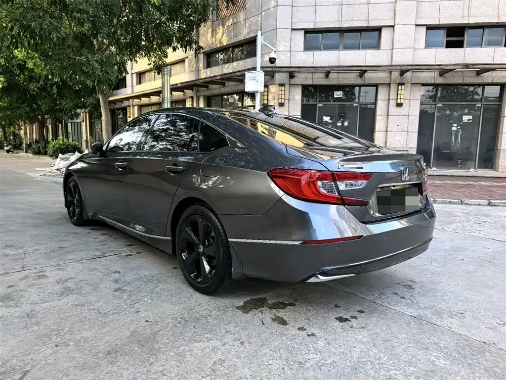 Honda Accord — фото 9