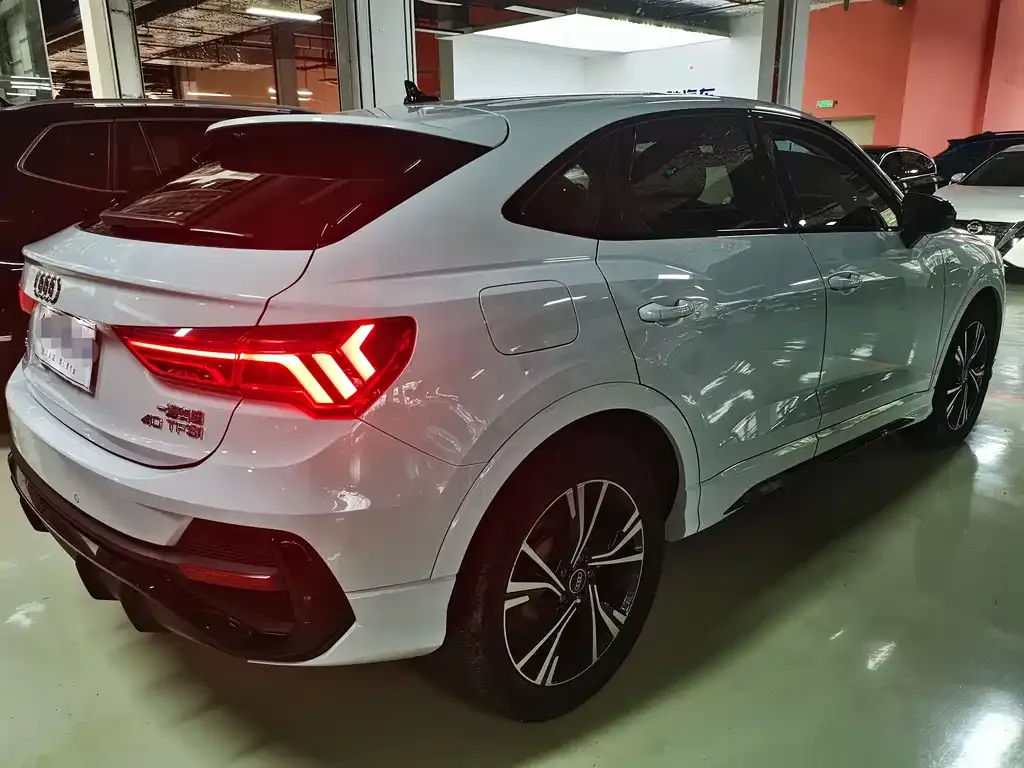 Audi Q3 Sportback — фото 4