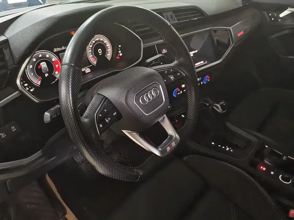 Audi Q3 Sportback — фото 6