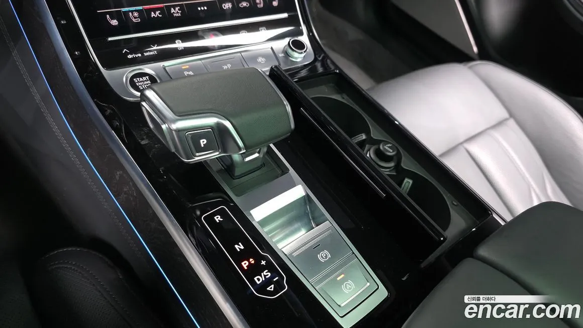 Audi A8 — фото 9