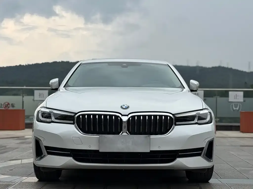 BMW 5 Series — фото 2