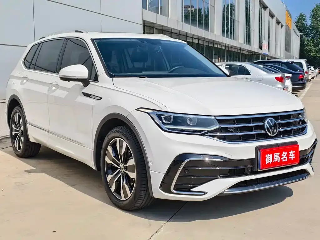 Volkswagen Tiguan L — фото 2