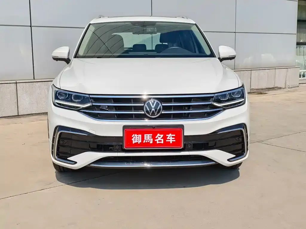 Volkswagen Tiguan L — фото 3